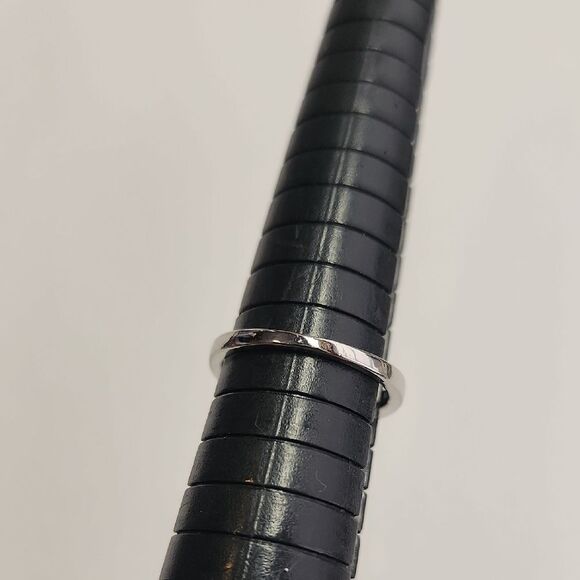 Womens Ring Size 7 - Picture 2 of 4